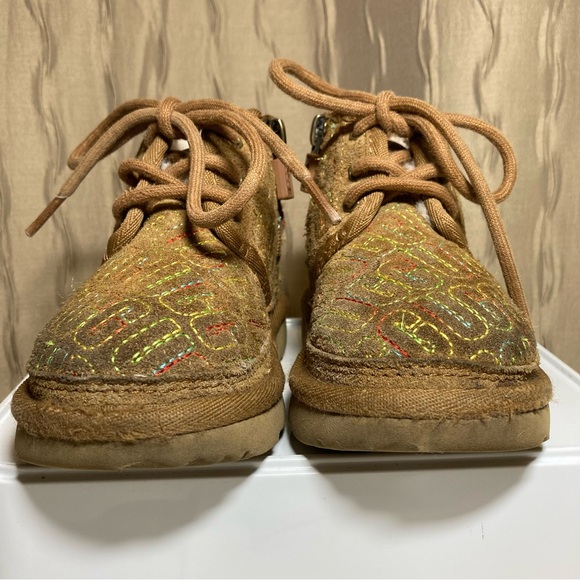 UGG Neumel II Boots Toddler 6 Graphic Stitch Fur Lined Unisex Tie Chukka Brown - Picture 6 of 16